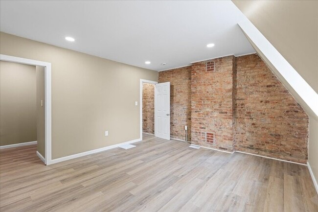 Building Photo - 602 State St