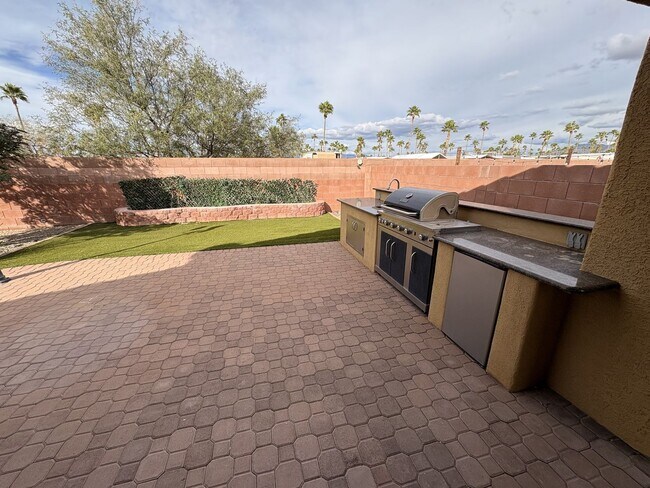 Building Photo - Vail School District Beauty with Solar for low electric bills