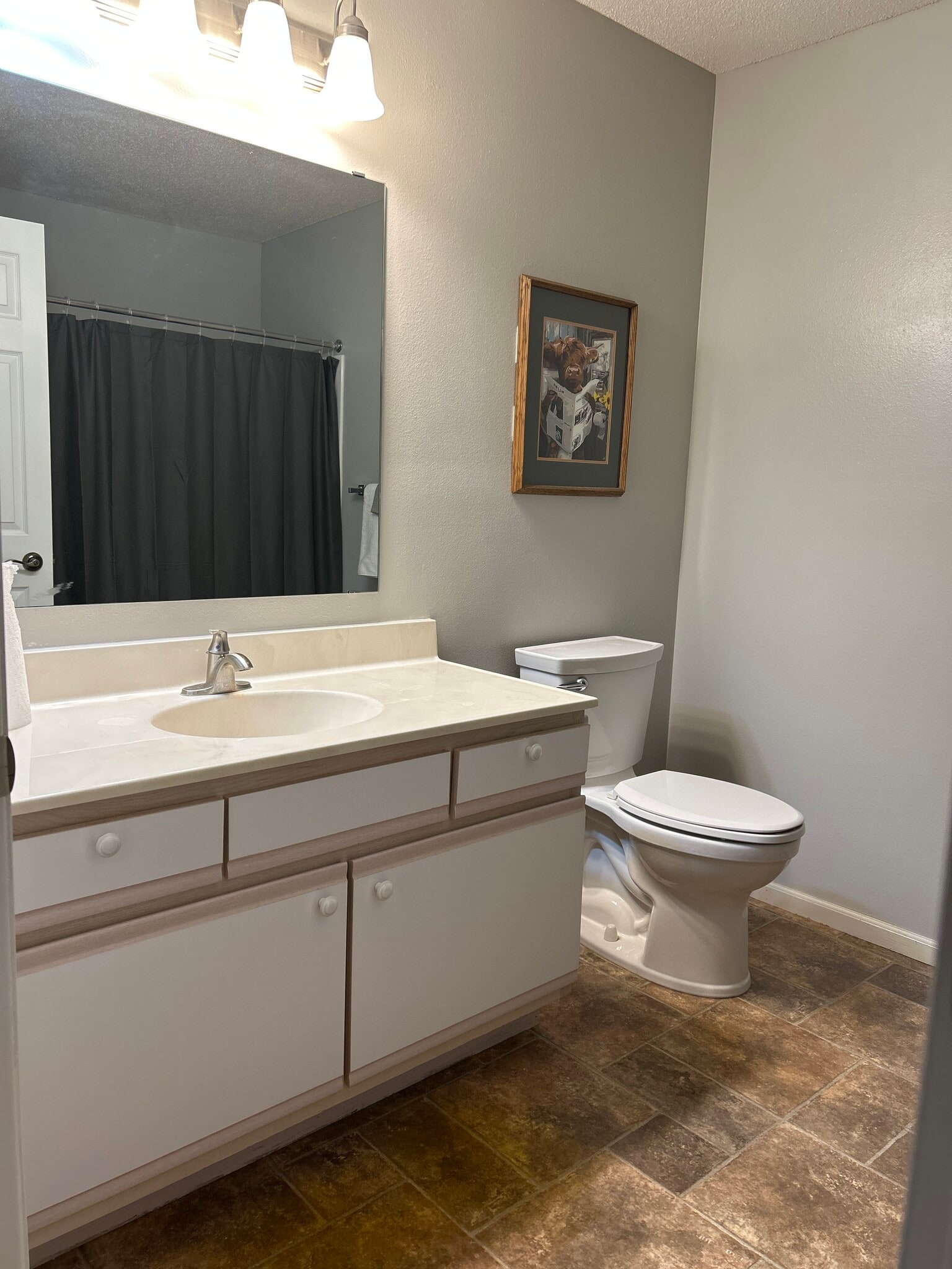 Building Photo - 418 5th Ave N