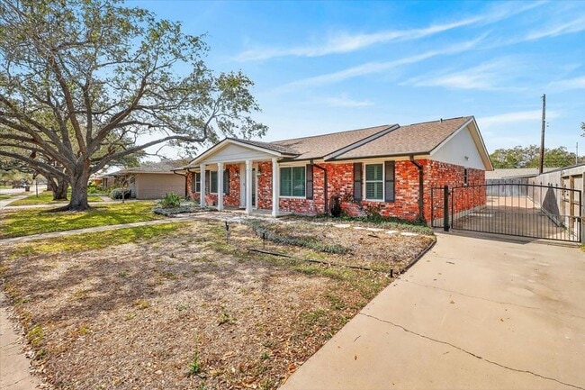 Building Photo - 722 Brock Dr