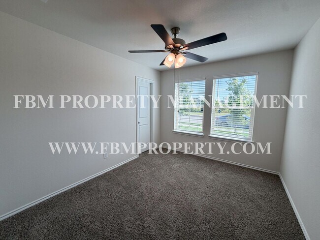 Building Photo - 369 Thoroughbred St