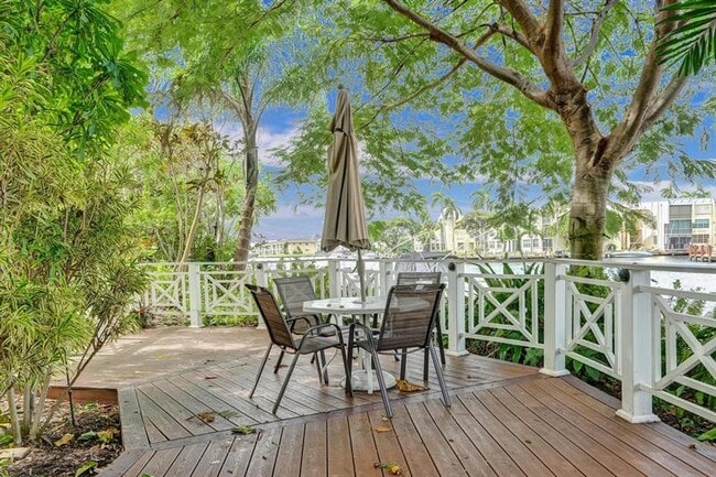 Building Photo - 801 S Federal Hwy