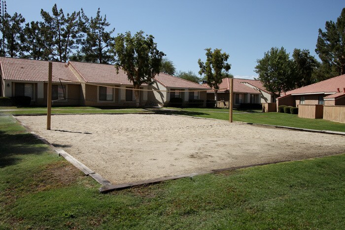 Volleyball court in the site - 43376 Cook St