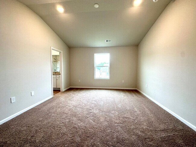 Building Photo - Beautiful 4BR/2.5BA Home in Charlotte!