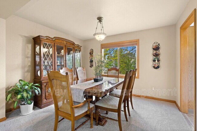Building Photo - 508 Parkwood Dr