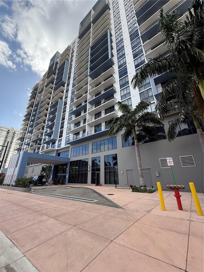 Building Photo - 5350 NW 84th Ave