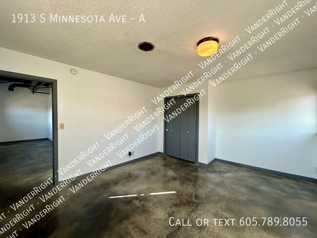 Building Photo - 1913 S Minnesota Ave
