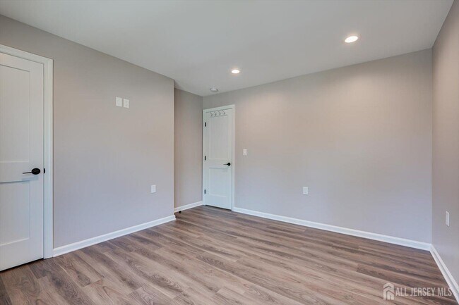 Building Photo - 4 Wilcox Ave