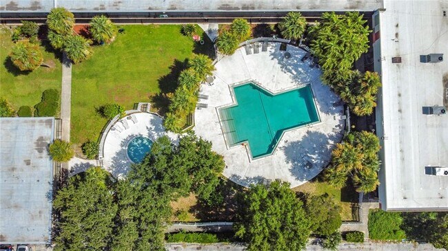 Building Photo - 7900 S Orange Blossom Trail