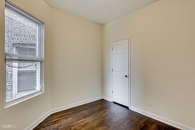 Building Photo - 2655 W Leland Ave