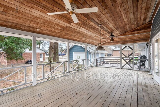 Building Photo - 3212 Vinton St