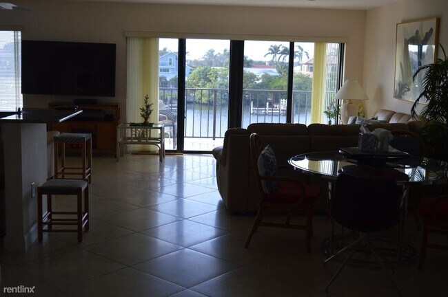 Building Photo - 2 br, 2.5 bath House - 3605 S Ocean Blvd A...