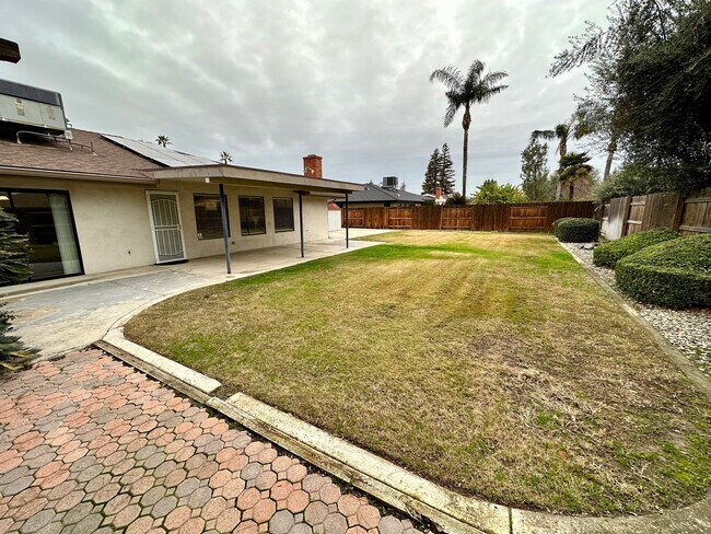 Building Photo - Haggin Oaks Cul De Sac Beauty! Best Schools and Shopping! 3Bed 2Bath $2,750Rent $2,750Deposit App...