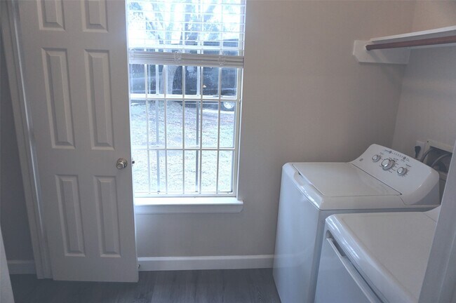 Building Photo - 6628 Sharpstown Green Cir