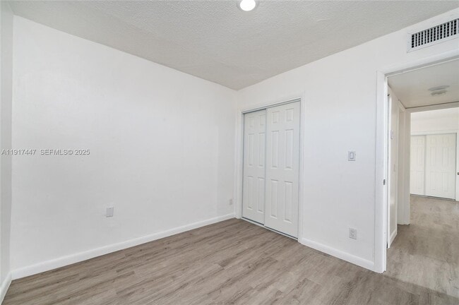 Building Photo - 2463 Coral Wy