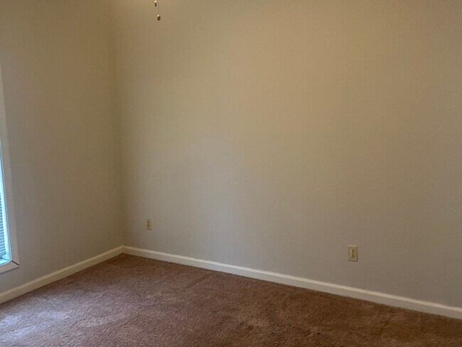 Building Photo - 228 Cone Rd