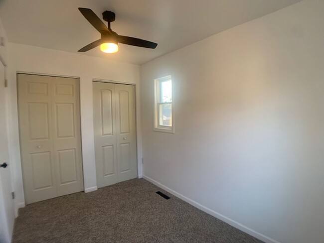 Building Photo - Totally Updated 3 BR/2 BA Single-Family Ho...