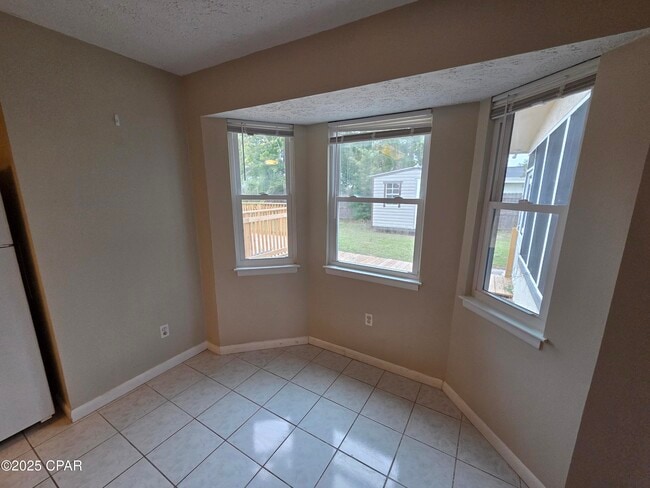 Building Photo - 1349 Riva Cir