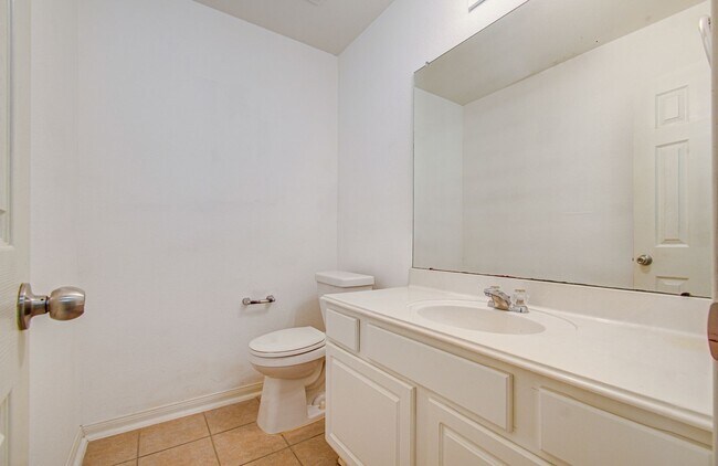 Building Photo - Affordable 3-Bedroom Townhome in Prime Missouri City Location