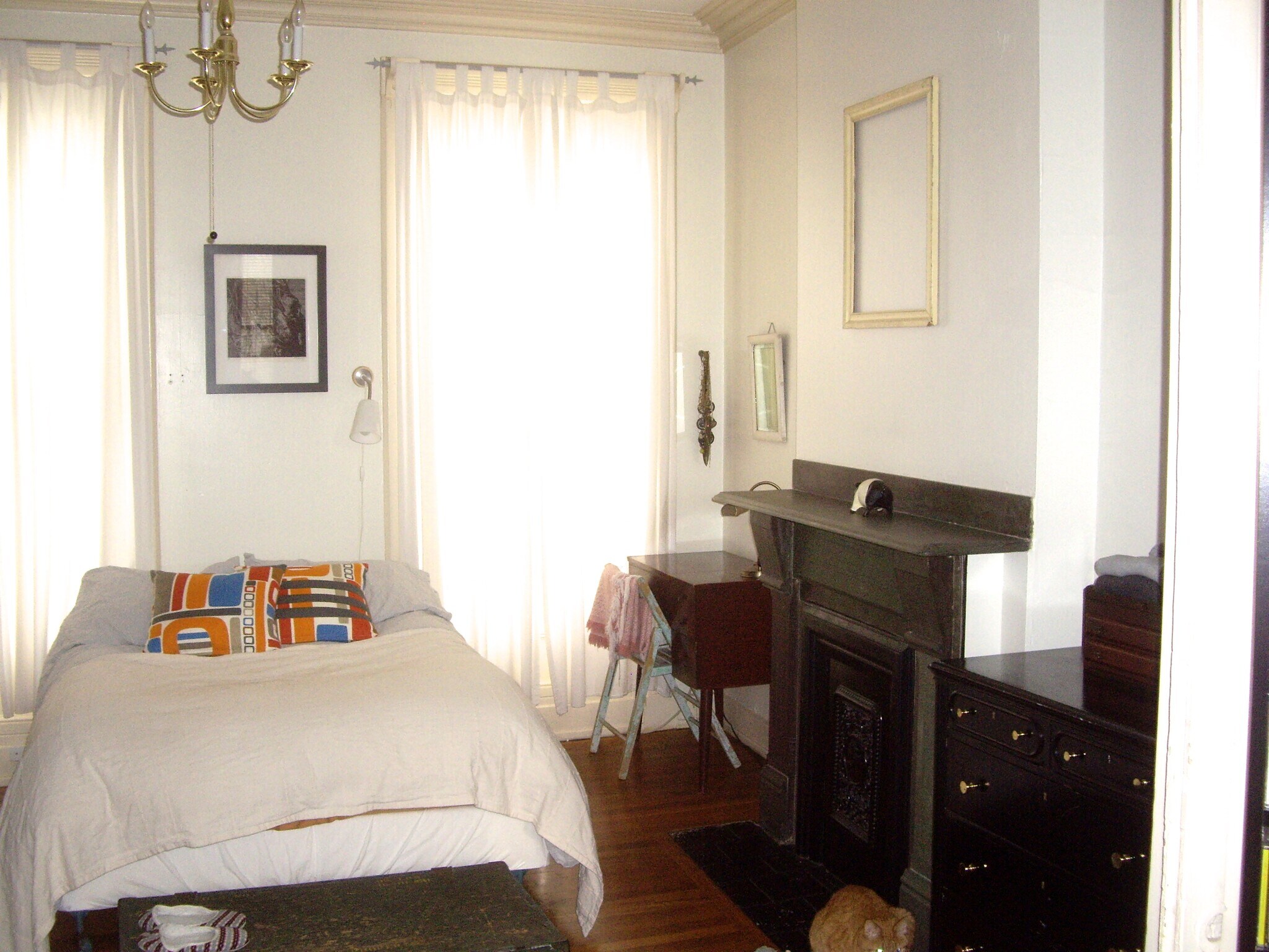 Front bedroom looking forward, two large windows - 22 Lyon St