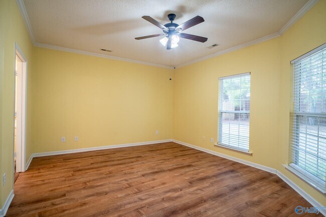Building Photo - 216 Horseshoe Bend N