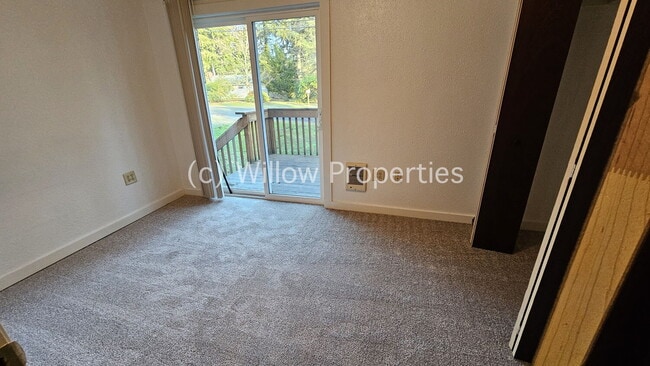 Building Photo - Quaint Two Bedroom in Lakewood