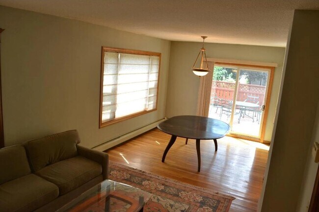 Living room - 1003 21st Ave SE