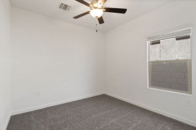 Building Photo - 13276 N Jessett Ln
