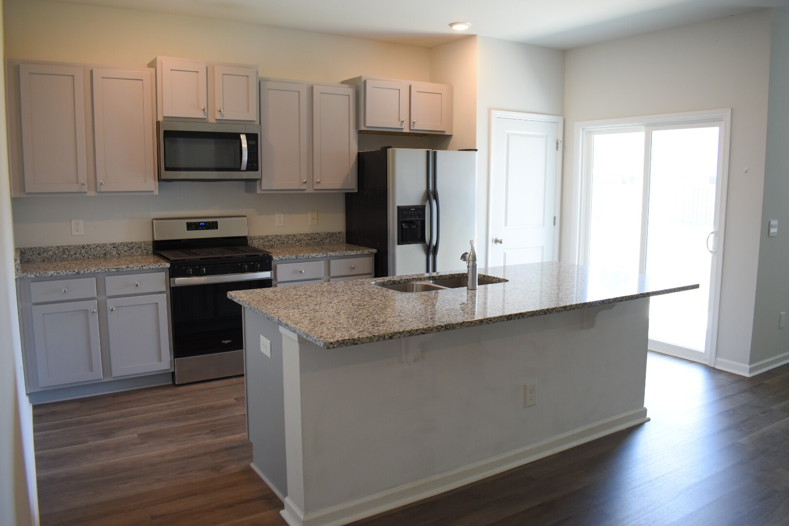 Building Photo - 832 Delta Ct