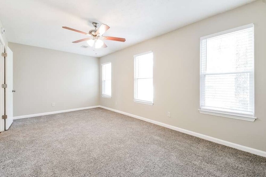 Building Photo - 645 Barrington Way