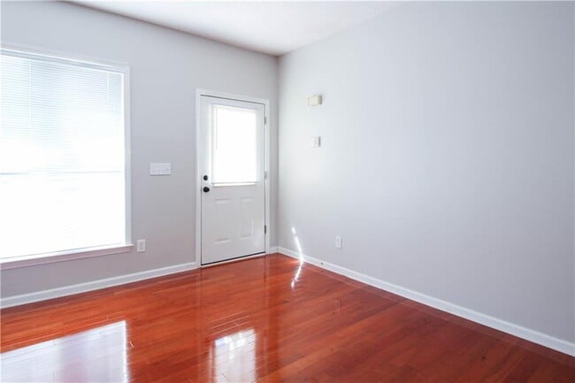 Building Photo - 2401 Oxwell Way