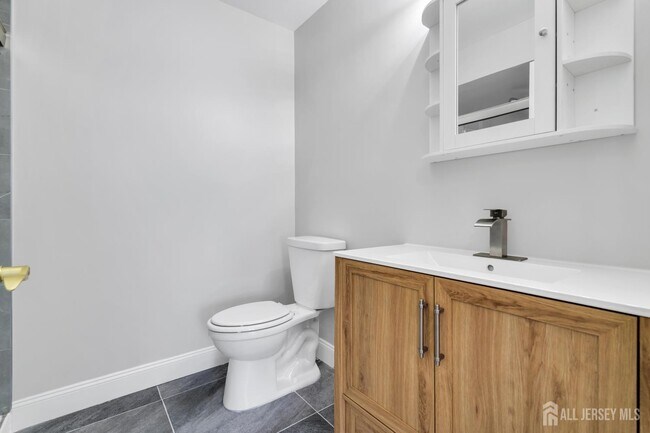 Building Photo - 812 Green Hollow Dr