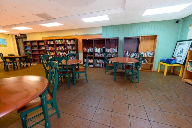 Building Photo - 17011 N Bay Rd