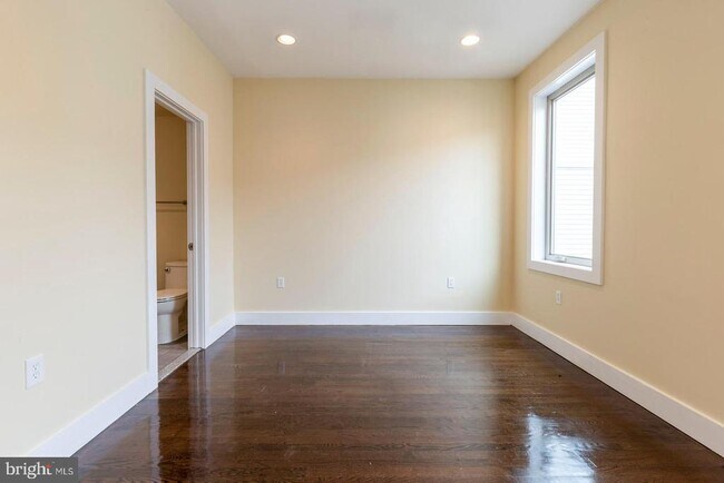 Building Photo - 838 N 15th St