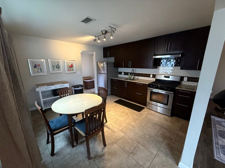 Kitchen - 3675 31st St