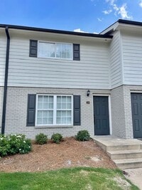 Building Photo - 2 Bedroom 2 Bath Townhome