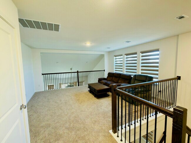 Building Photo - 113 Anejo Blf Ct