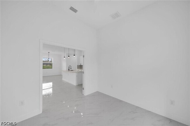 Building Photo - 438 Poplar St