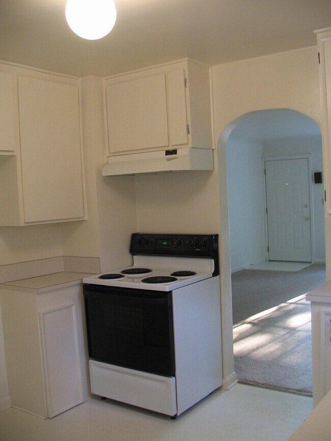 Building Photo - Charming 3 bedroom, 2 bathroom Home by the Foothills and Close to Downtown Boise