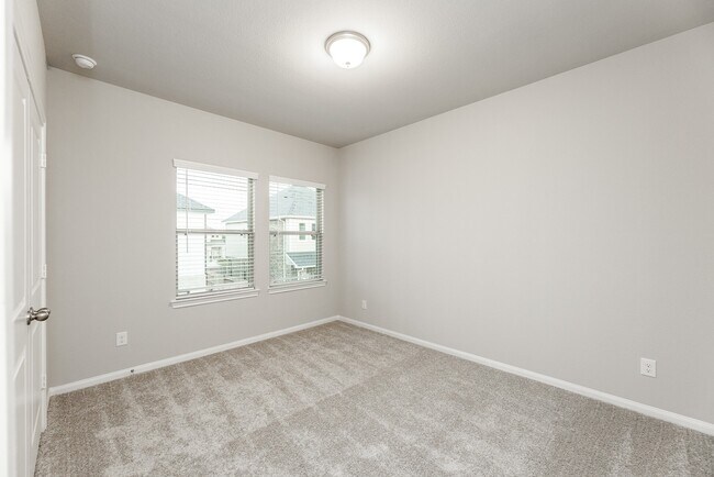 Building Photo - 31115 Mahogany Fir Trl