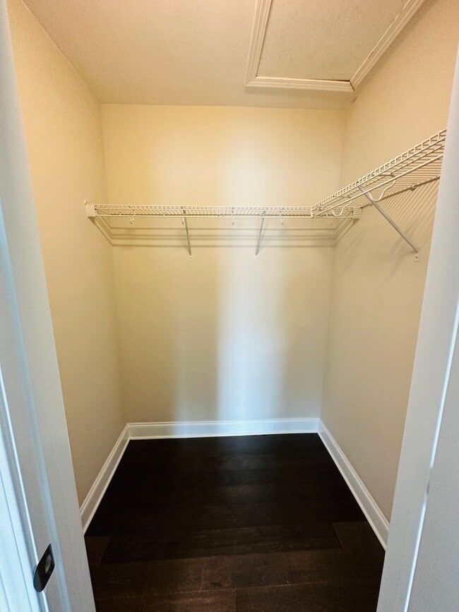 Building Photo - Spacious 3BR Home Near UT Hospital & Downtown Knoxville