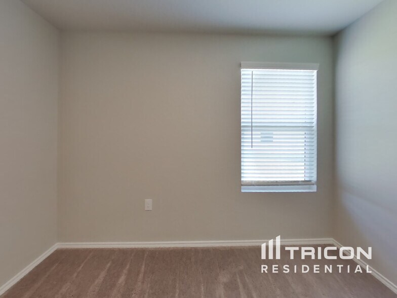 Building Photo - 5603 Apricot Mist