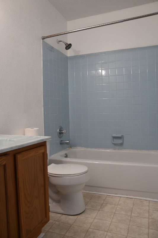 Building Photo - 218 Bluebird Dr