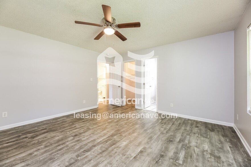 Building Photo - 670 Idlewood Cir