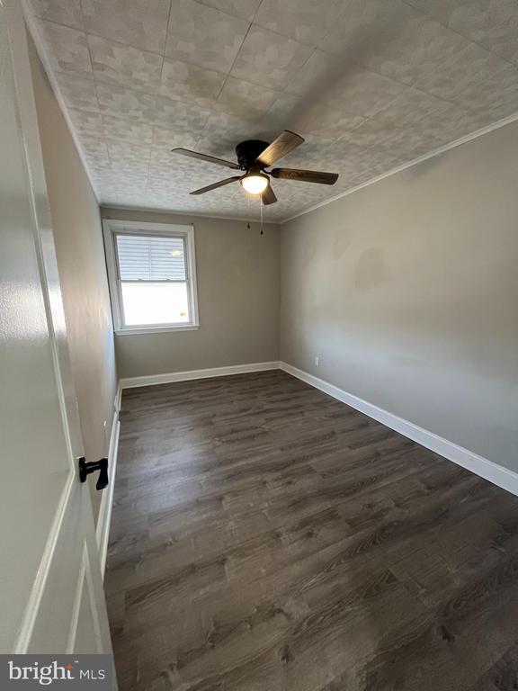 Building Photo - 1113 E Hunting Park Ave