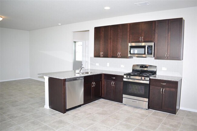 Building Photo - 117 Keltic Dr