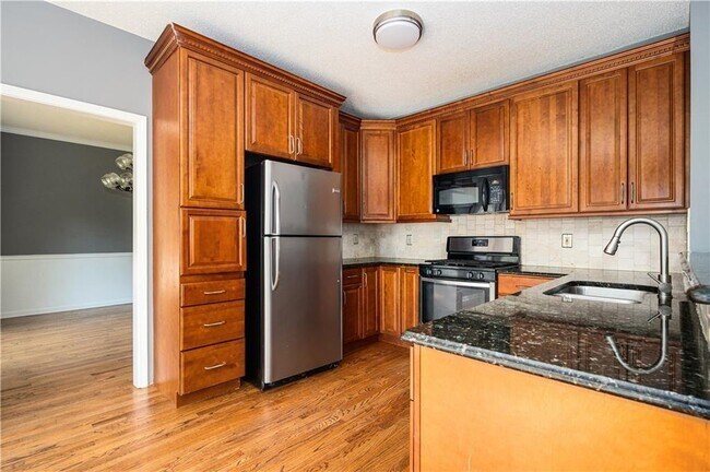 Building Photo - 105 Celia Ct