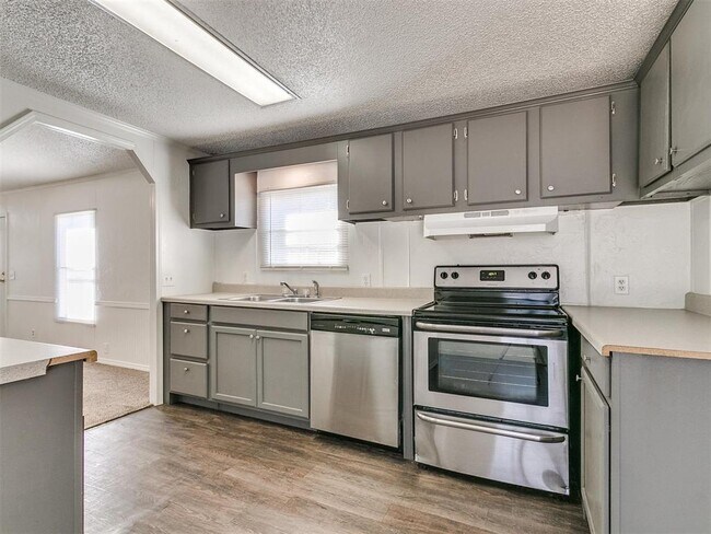 Building Photo - 7741 142nd St