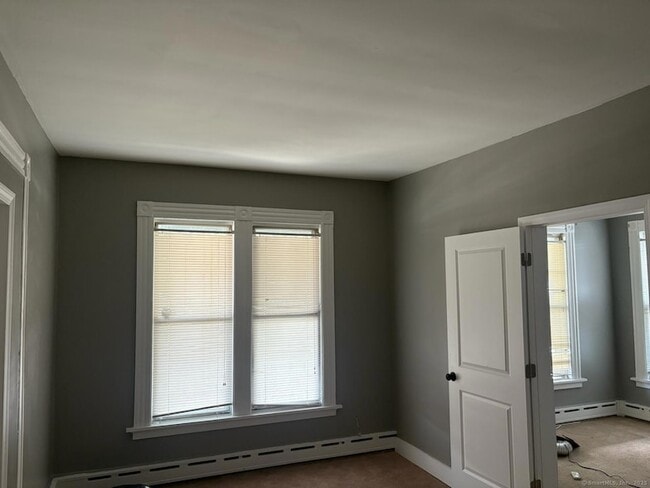 Building Photo - 319 Sherman Ave