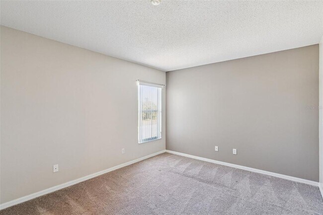 Building Photo - 648 Lockbreeze Dr